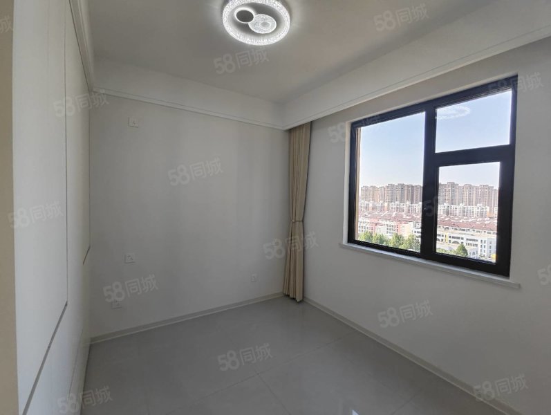 南湖公馆3室2厅2卫126㎡南北92万
