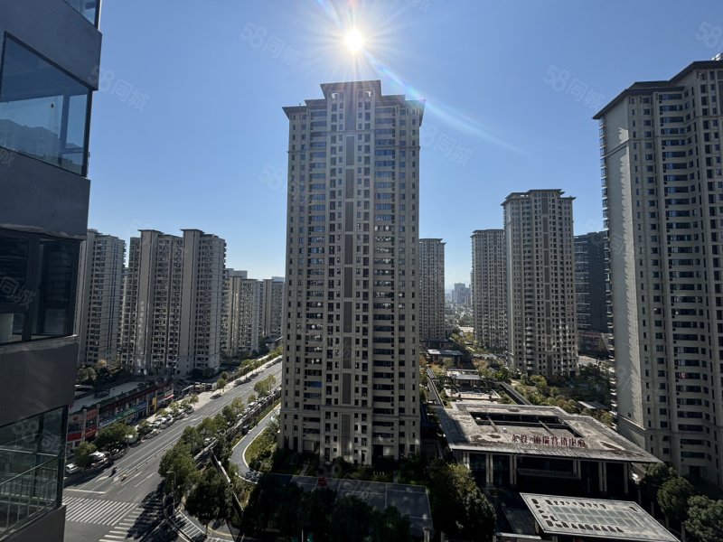 德和领秀广场4室2厅2卫140㎡南北173万