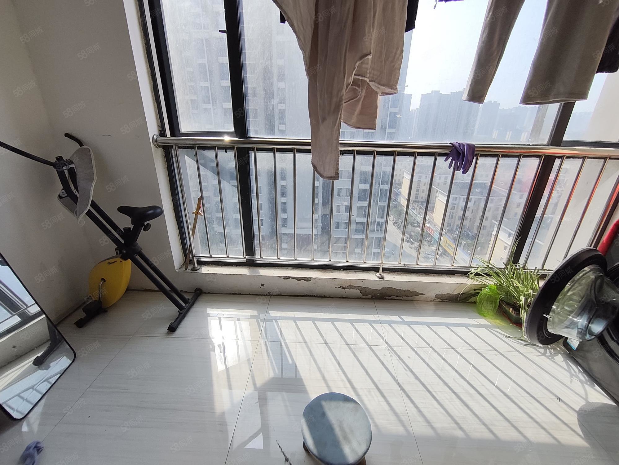 奥林清华3室2厅1卫110㎡北50万