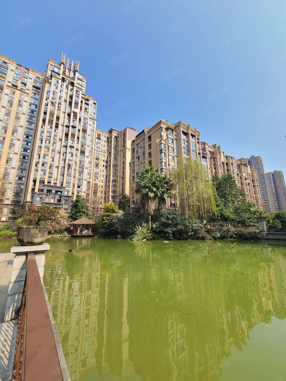 鹭湖国际4室2厅2卫128㎡东南69.8万