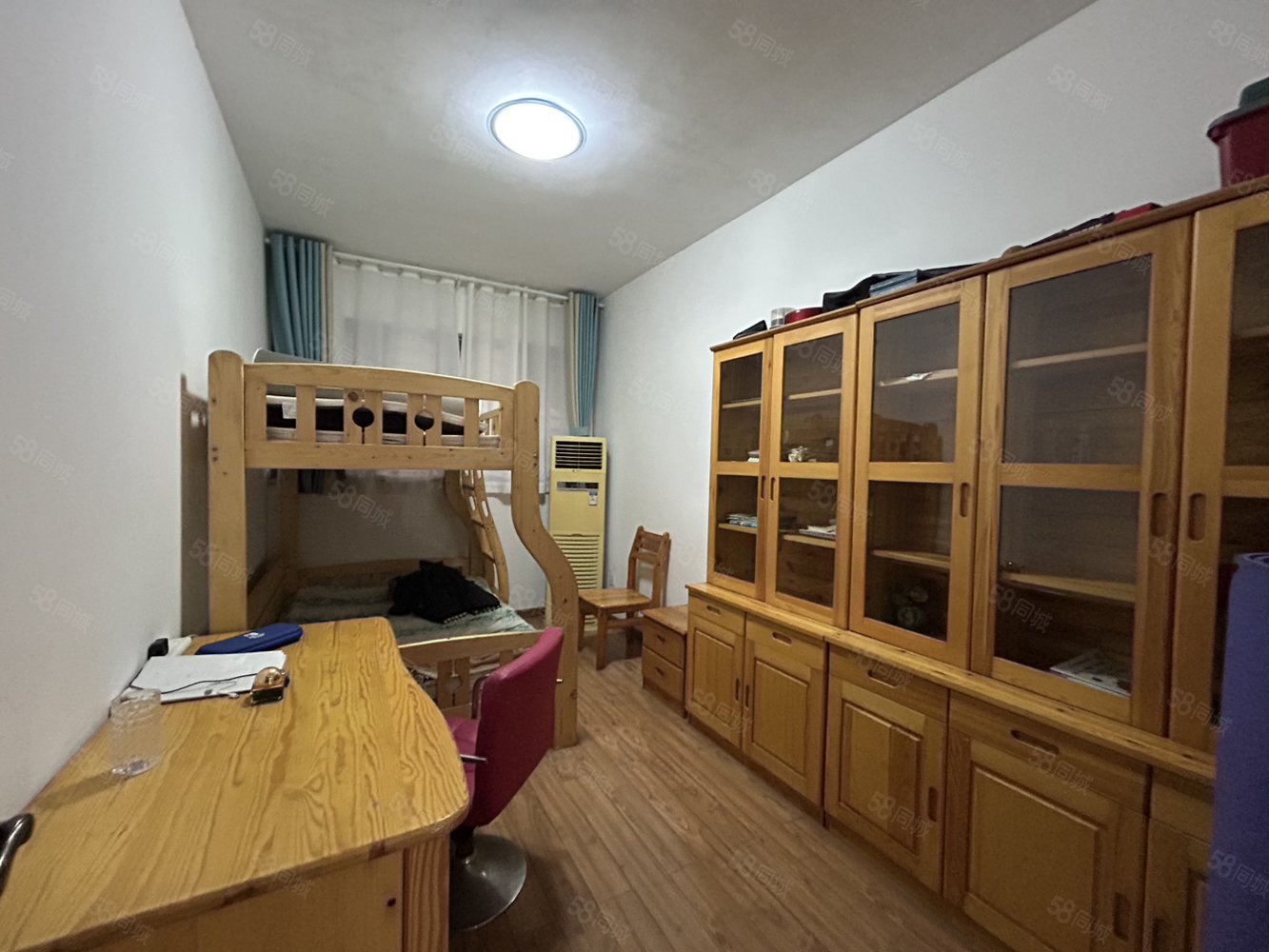 骏景华庭4室2厅2卫142㎡南北89万