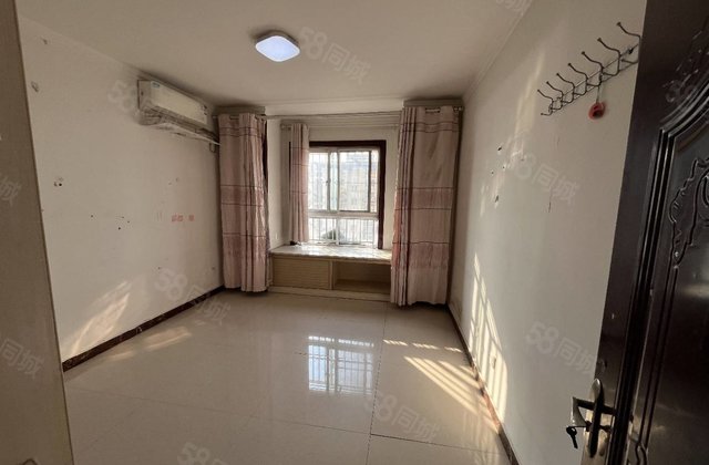 翡翠城 83平 41.5万 免大税 送储藏室 有钥匙