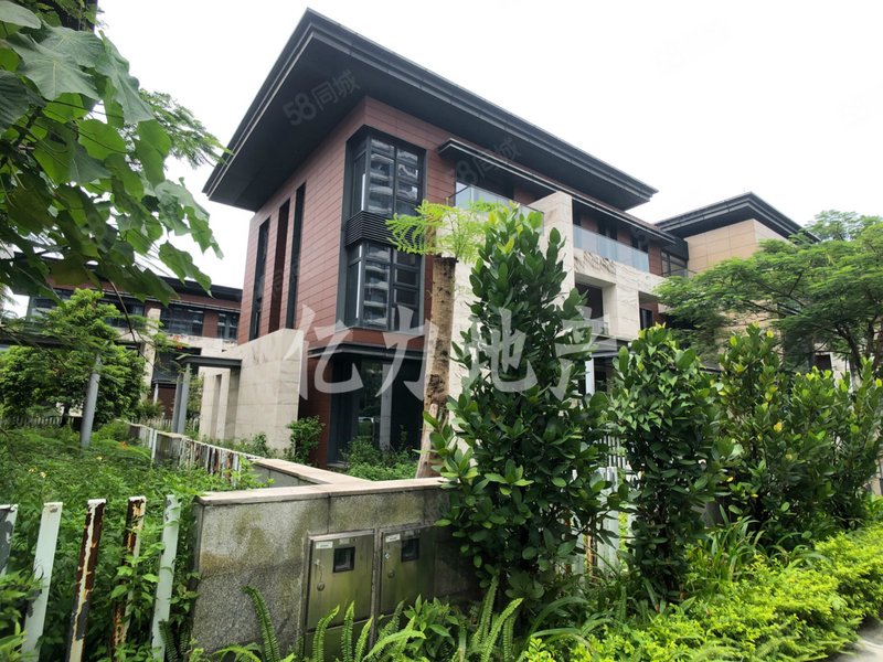 时代南湾 实拍房源联排单边位300方花园 售价630万
