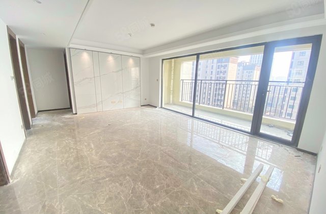 世茂璀璨倾城(二期)3室2厅120㎡102万二手房图片