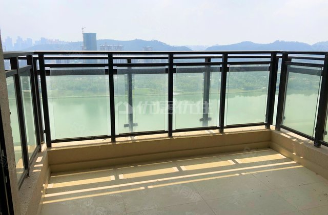 华发国宾壹号4室2厅131.25㎡190万二手房图片