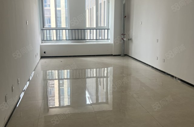 水晶城一室一厅一卫14万一套起