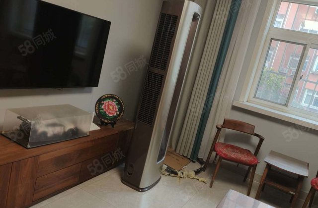 紧靠湖边 三室朝阳 双阳台 带阳面大车库 孝心一楼地暖房