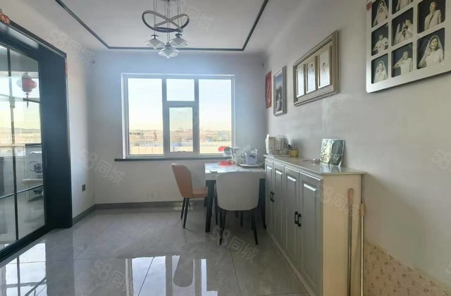 伯爵花园3室2厅150㎡56.8万二手房图片