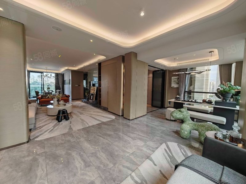 保利君悦湾4室2厅3卫146.14㎡南北290万