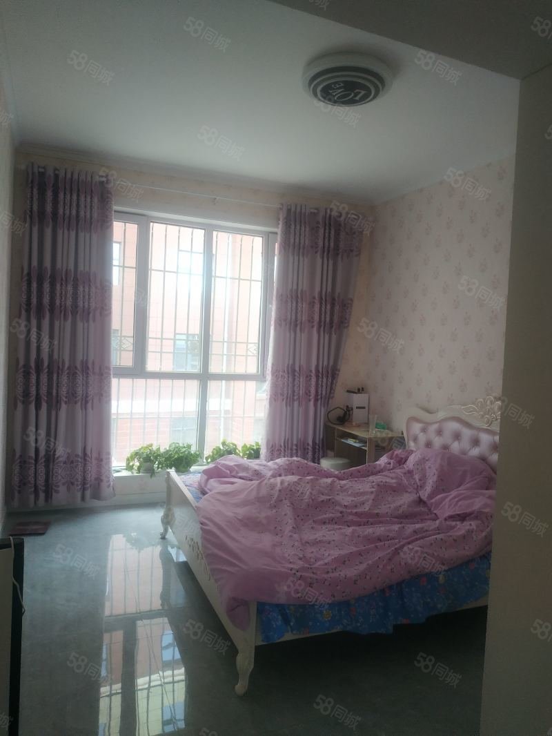 东方瑞景3室2厅1卫115.53㎡北48万