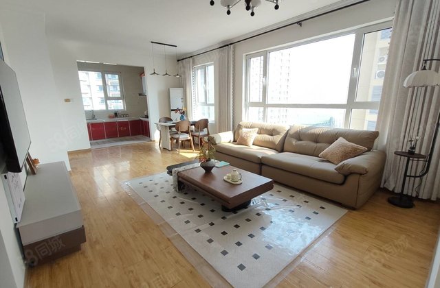 急售，此一套出门   民生凤凰城，精装电梯东边户洋房送储车位