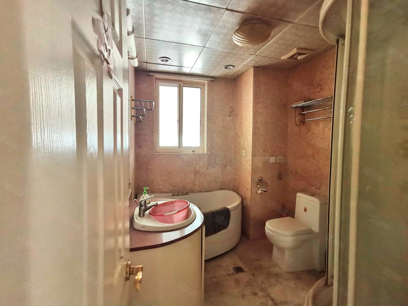 楓露皇苑8室3廳4衛(wèi)432.7㎡南北1600萬