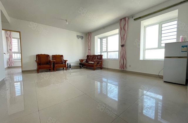 金柱康城 大三居 亮堂边户 带储免大税 78万 给价就卖