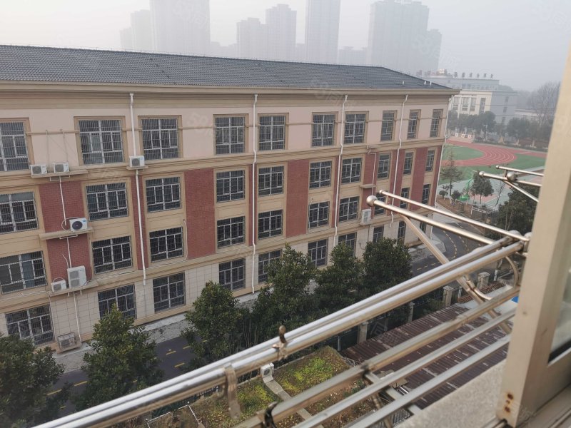 公安宿舍3室2厅1卫110㎡南45万