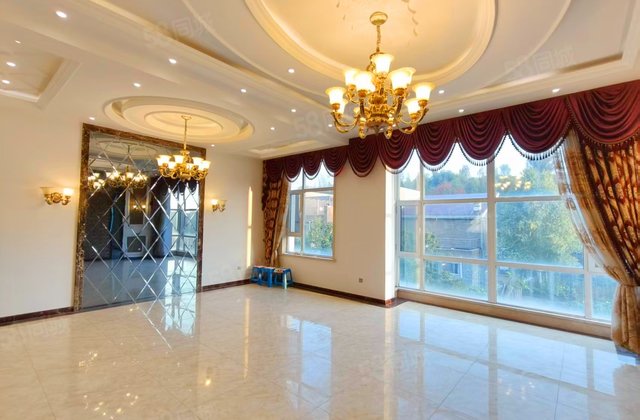 世外桃园5室3厅228㎡148万二手房图片