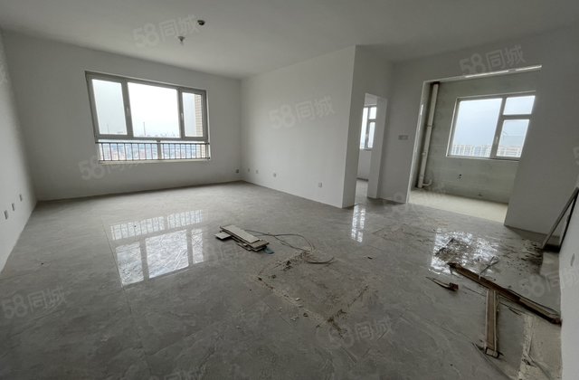 湖边观景房！边金柱绿城！颐馨园！边户！纯商品！带车储！可谈！