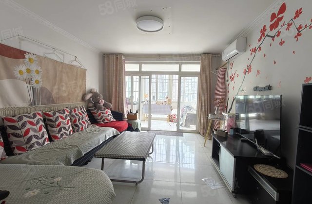 业主急售邻阳光  ，两室一厅步梯四楼，仅售55万单，单价低。