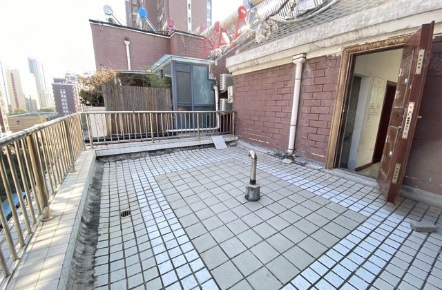 六层电梯洋房！送储 送大露台！   随时看 水岸花语 莲湖