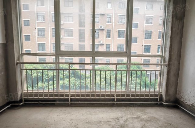 镜湖花园3室2厅143㎡35万二手房图片