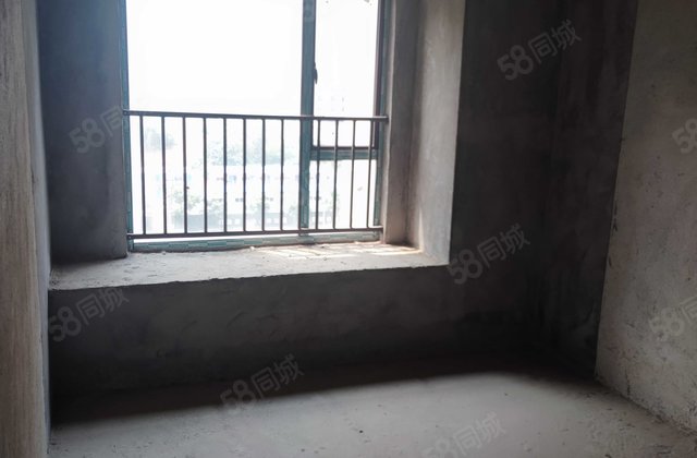 外滩中央洋房4室2厅136㎡75万二手房图片