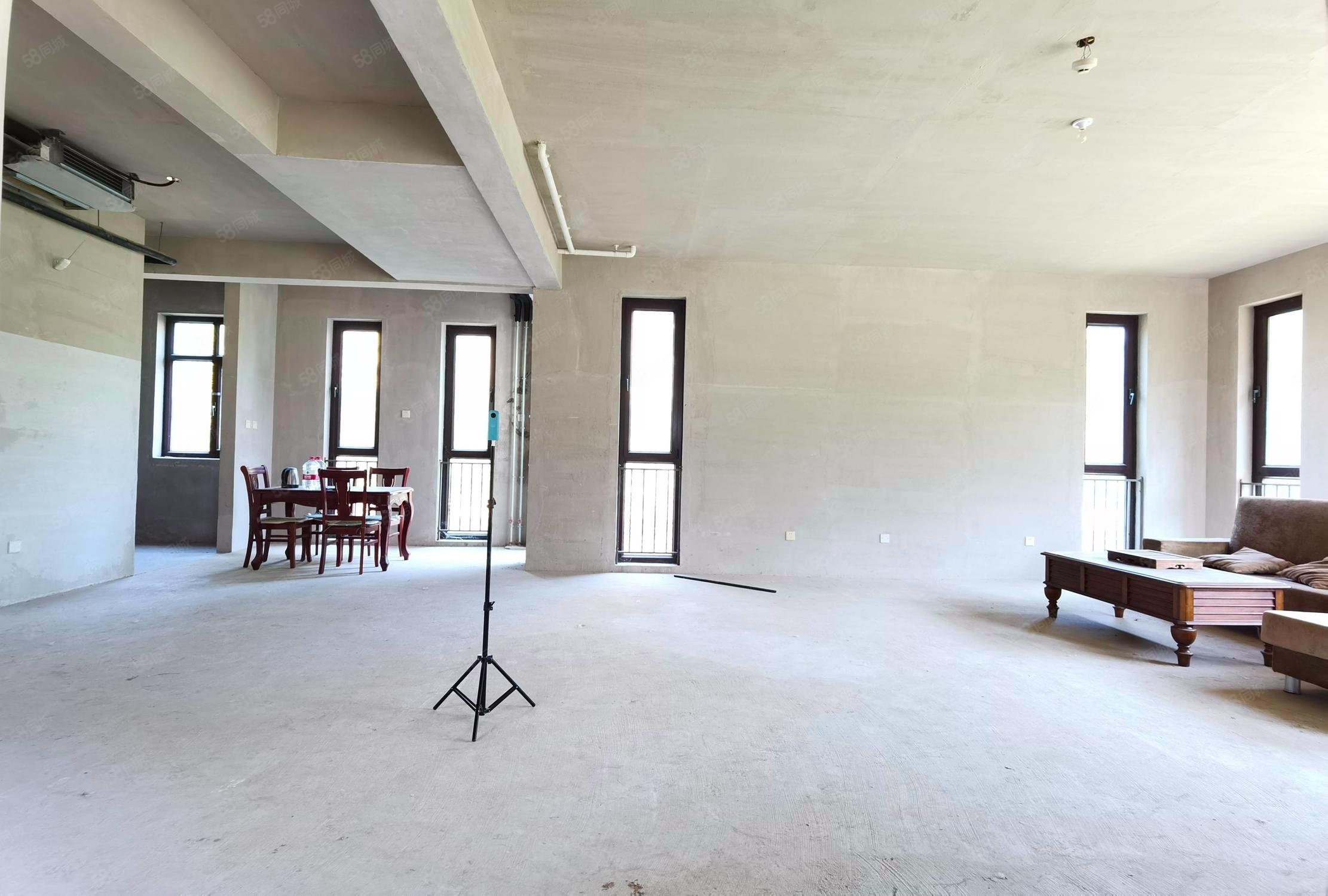 雁棲半島5室3廳4衛(wèi)428.06㎡南北3850萬