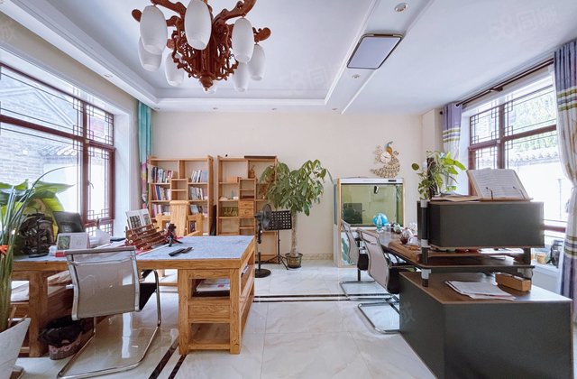 东昌   满二 精装修 4室2厅 看房方便 有钥匙