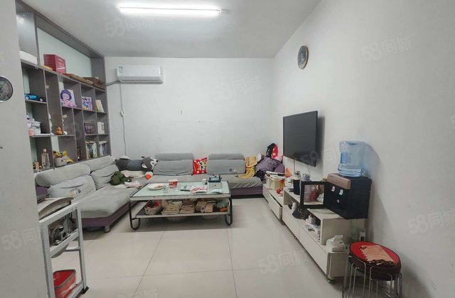 七中北临 电梯房 3室 免大税 看房方便 房龄新配套全