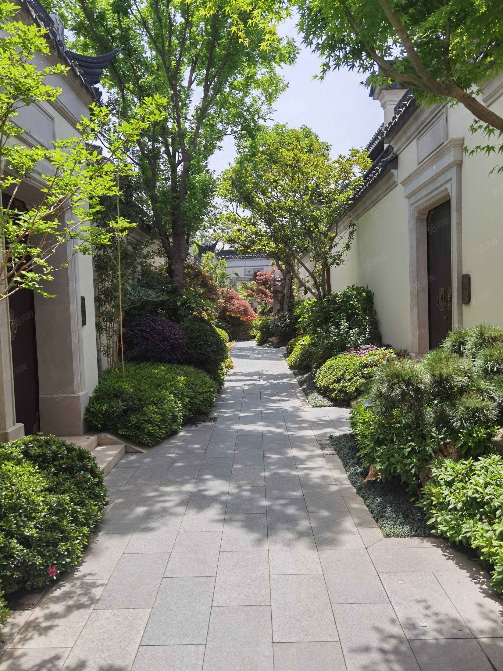 融创揽月府4室2厅2卫142.49㎡南北420万