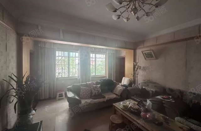 钱局街81号小区4室2厅146.42㎡201.4万二手房图片