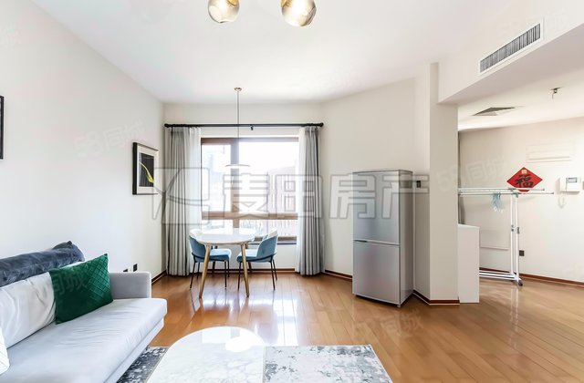 蓝堡国际公寓1室1厅72.09㎡610万二手房图片