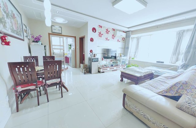 月亮湾商品房，颐馨园，阳光实验，带车位储，东边户，全明户型