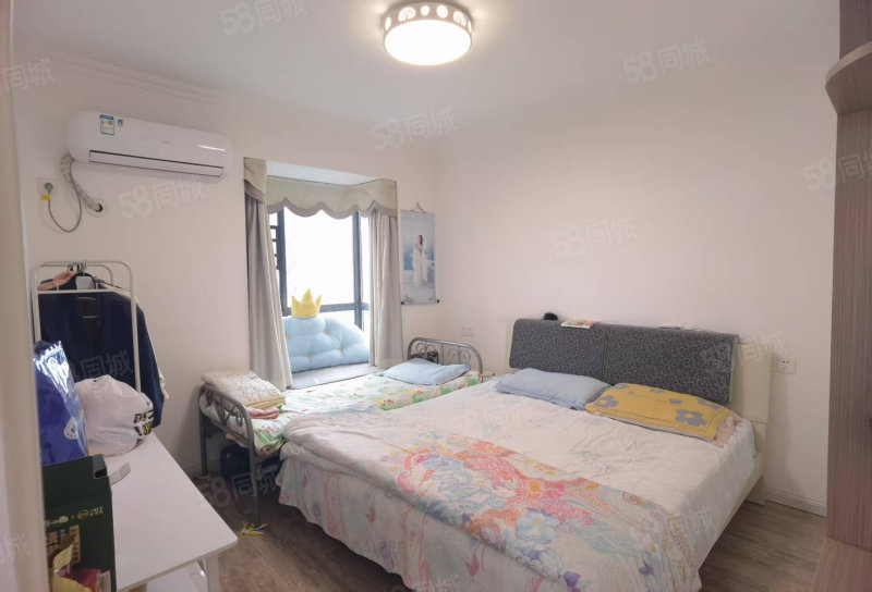 天下公馆3室2厅1卫93㎡南北43万