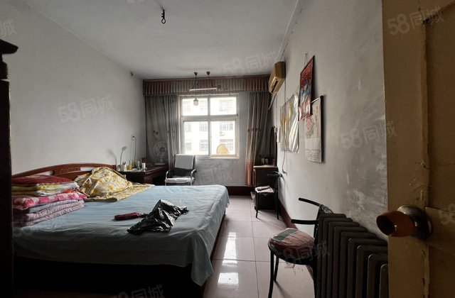 老文轩北邻，电业局，龙山花园，停车方便，二楼