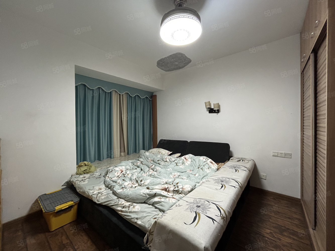 骏景华庭4室2厅2卫142㎡南北89万