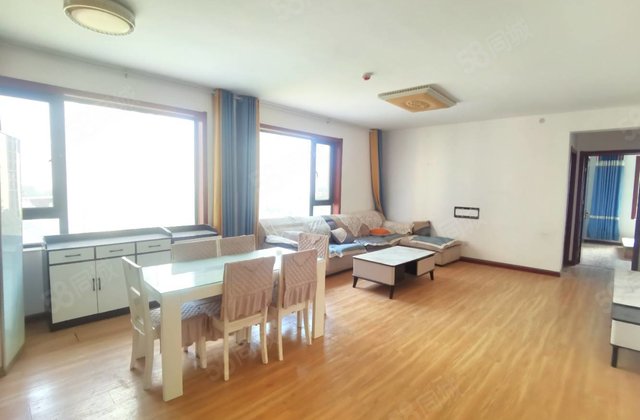 急售：136.6万，百合新城四室明卫，东边户，免大税带储藏室