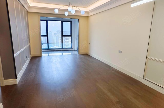 融创观湖3室2厅114.31㎡185万二手房图片