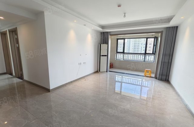 次新小区，莲湖新城，客厅朝阳全明户型。免大税带储好楼层可按揭