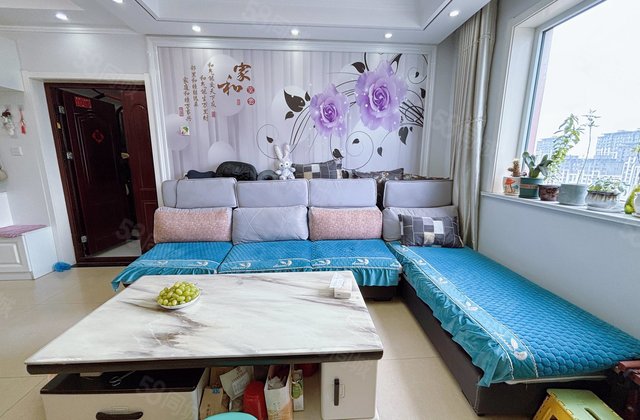 高新区光岳一号院先锋小区三室120平64万看房方便。