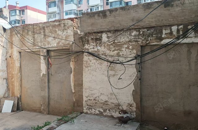 老文轩 电3院 3室一楼带院（25平左右） 75万免大税