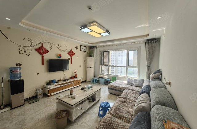 房东诚心出售 阿卡六期  楼层好 房子新 精装三室