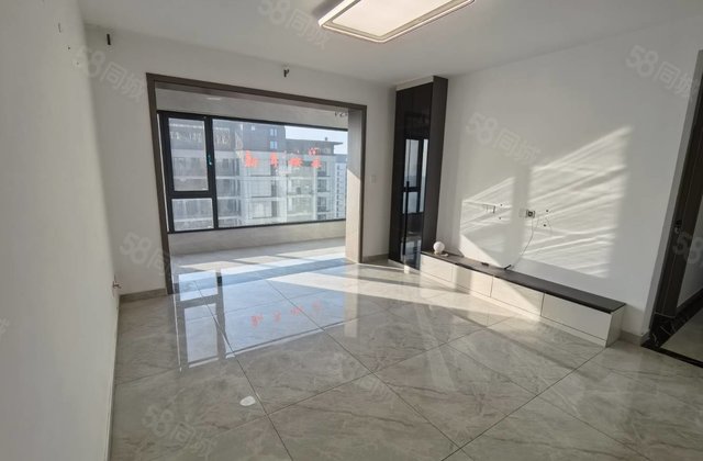 积急售香江万达附近江山印精装电梯三室两卫送车储随时看房有钥匙