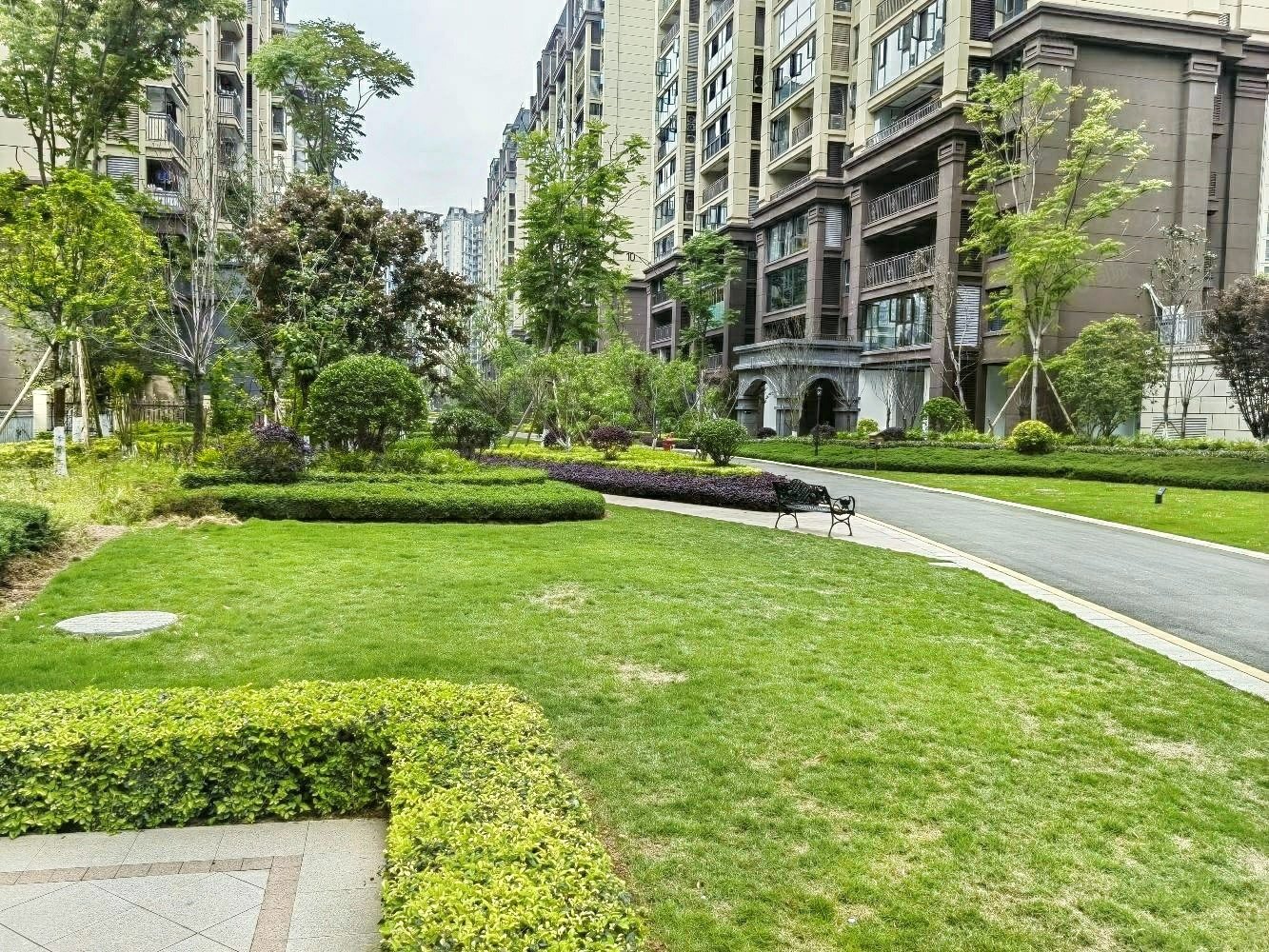 花滩世纪华府4室2厅2卫151㎡南103.8万