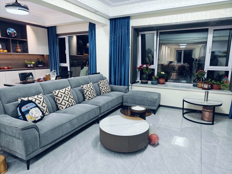 金辰雅居带家具家电价格可议精装修带车位储藏室