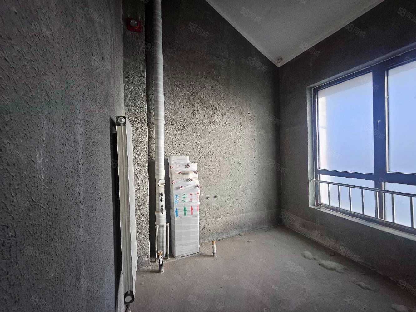 中海墅(東區(qū)別墅)4室3廳4衛(wèi)303.1㎡南北2460萬