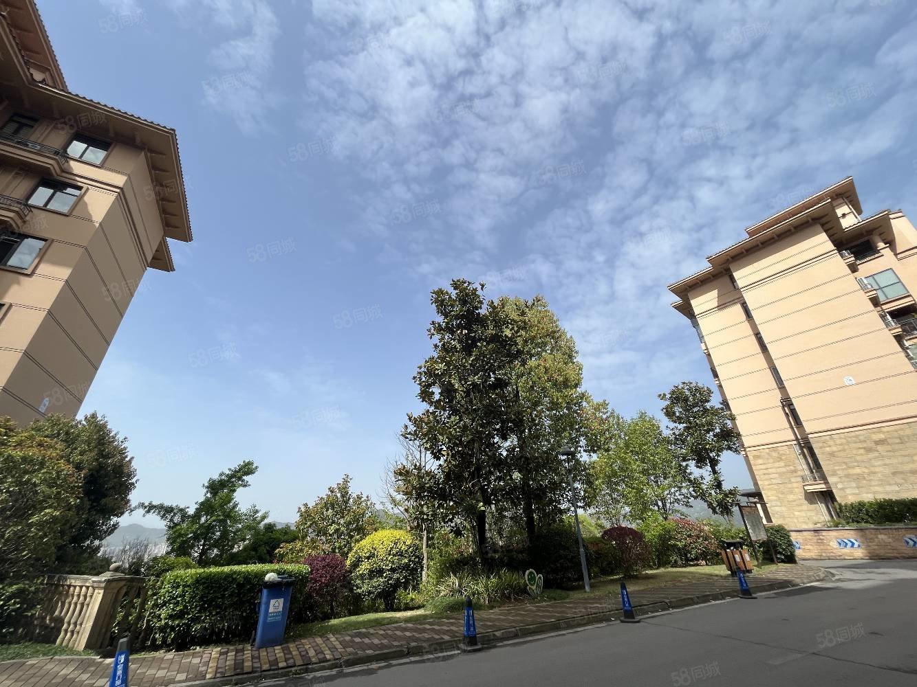 半山逸城b区房东亏本出售清水出售小高层环境好