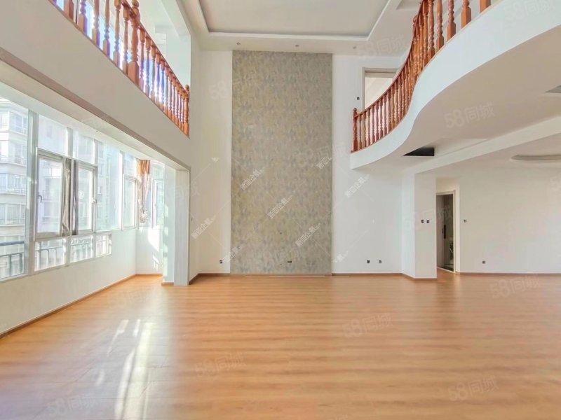 西山区大商汇爱情海购物公园公安厅金盾花园南区中空大跃层