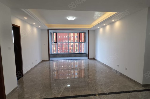 鸿泰花漾城南区3室2厅124.29㎡98万二手房图片