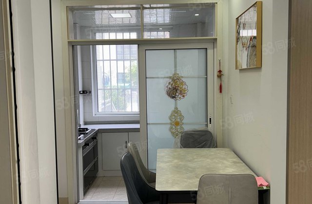 房东急售 南向采光好 小三居 近医院 装修好 房东诚心卖