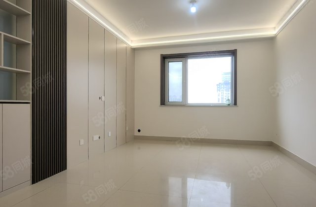 新出急售！先锋社区 精装修三室好楼层新房未住 光岳一号