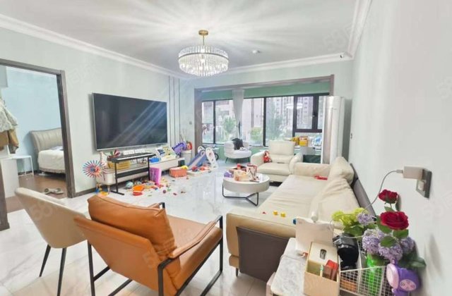 光岳路 东昌东 国岳府小高层四叶草四室两卫带车位免大税了